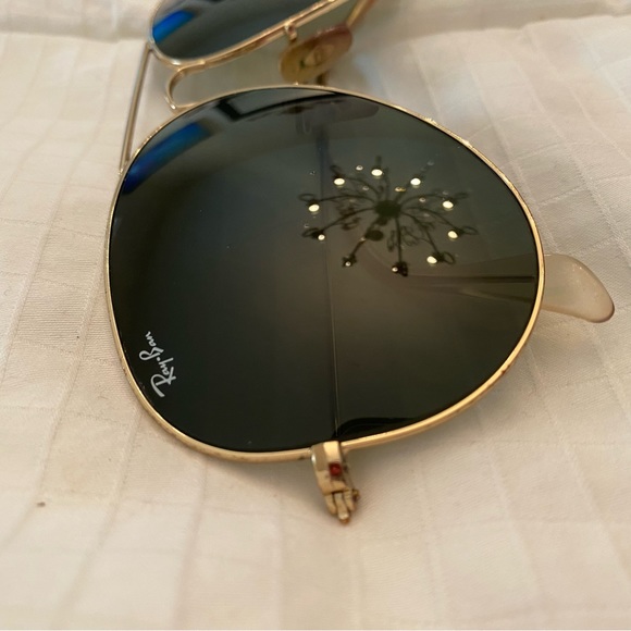 Ray-Ban Gold Aviator Sunglasses - Picture 7 of 14
